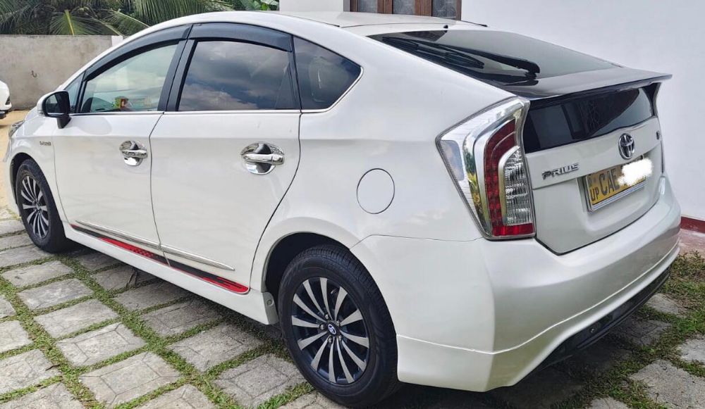 Toyota Prius 2014 - Used Car sale in Sri Lanka - patpat.lk