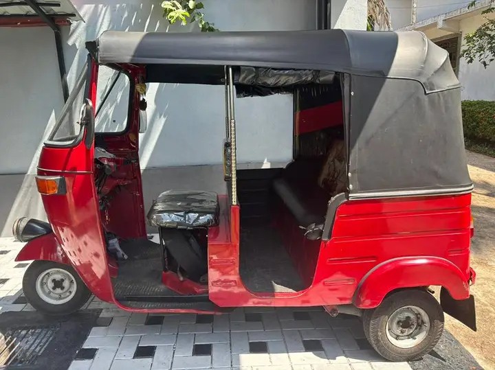 Bajaj Three Wheel 2006 - භාවිතා කරන ලද ත්‍රිරෝද රථය sale in Sri Lanka - patpat.lk