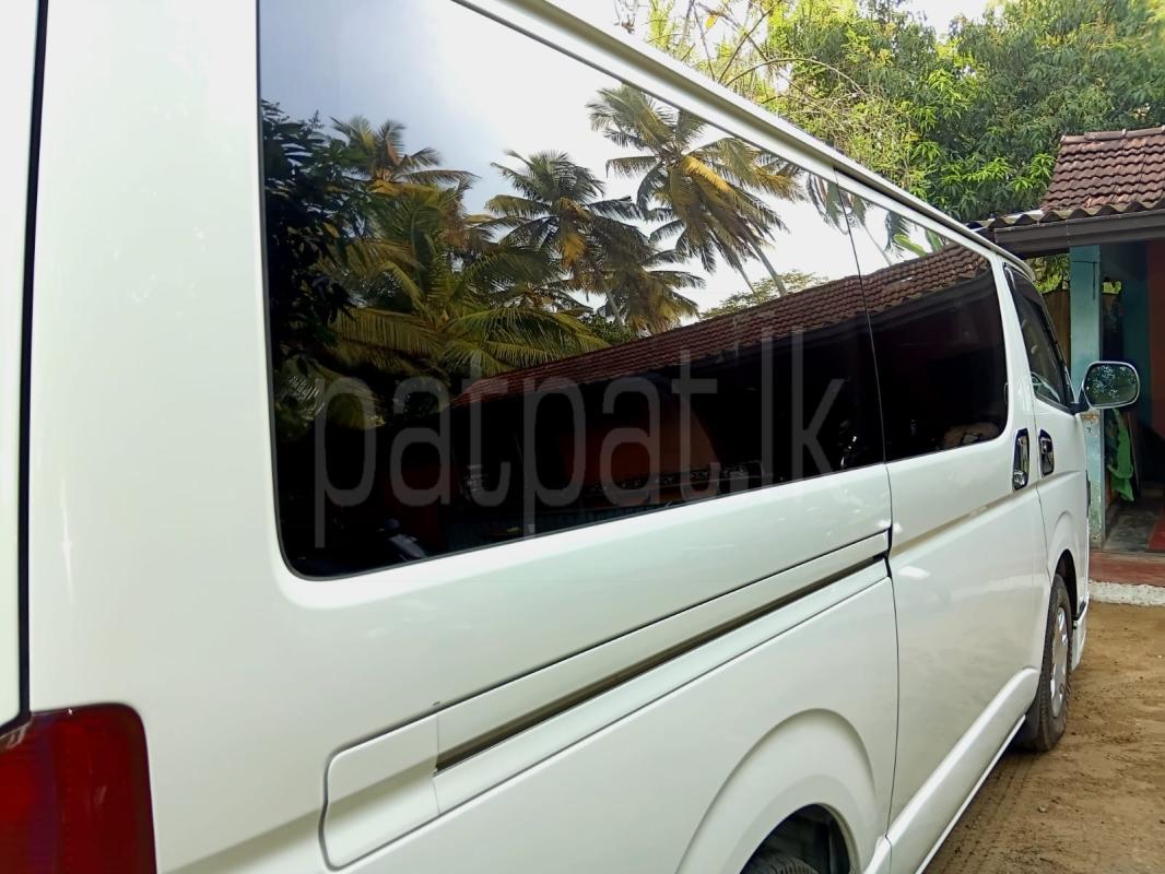 Toyota Hiace 2011 - பயன்படுத்தப்பட்டது வேன் sale in Sri Lanka - patpat.lk
