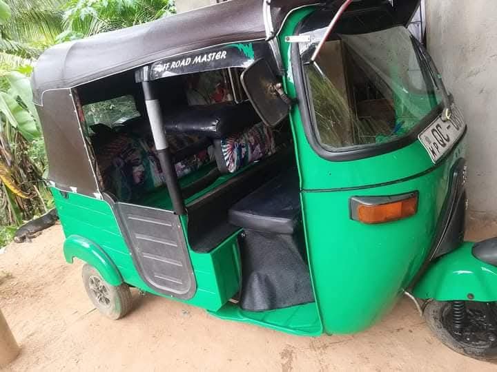 Bajaj 2 stroke 2006 - பயன்படுத்தப்பட்டது முச்சக்கர வண்டி sale in Sri Lanka - patpat.lk