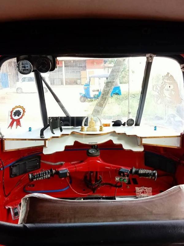 Bajaj 4 stroke 2006 - Used Three wheeler sale in Sri Lanka - patpat.lk