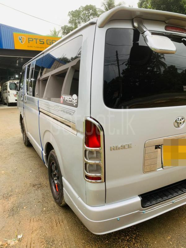 Toyota Hiace 2007 - பயன்படுத்தப்பட்டது வேன் sale in Sri Lanka - patpat.lk