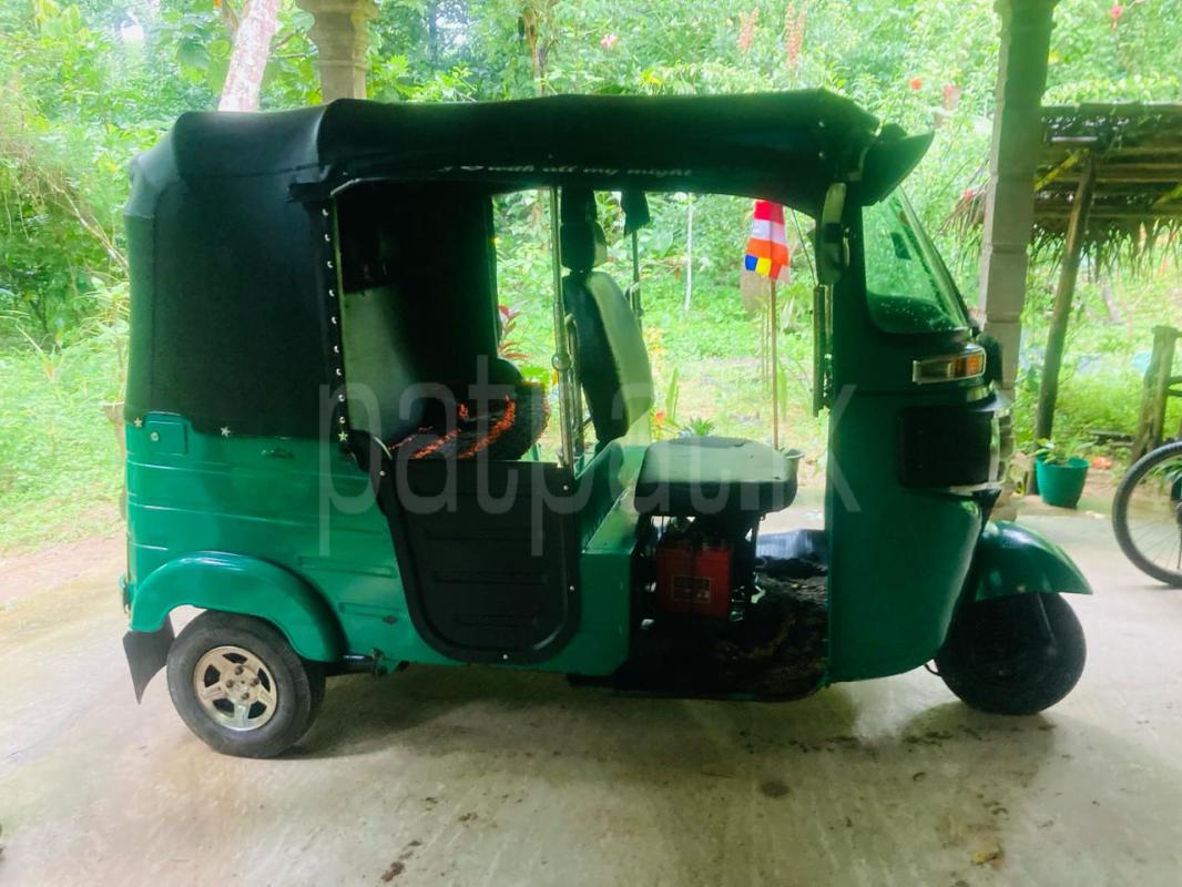 Bajaj Three Wheel 2015 - Used Three wheeler sale in Sri Lanka - patpat.lk