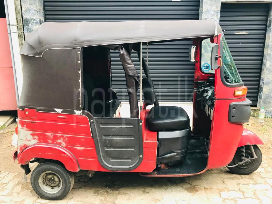 Bajaj Three Wheel 2015 - භාවිතා කරන ලද ත්‍රිරෝද රථය sale in Sri Lanka - patpat.lk