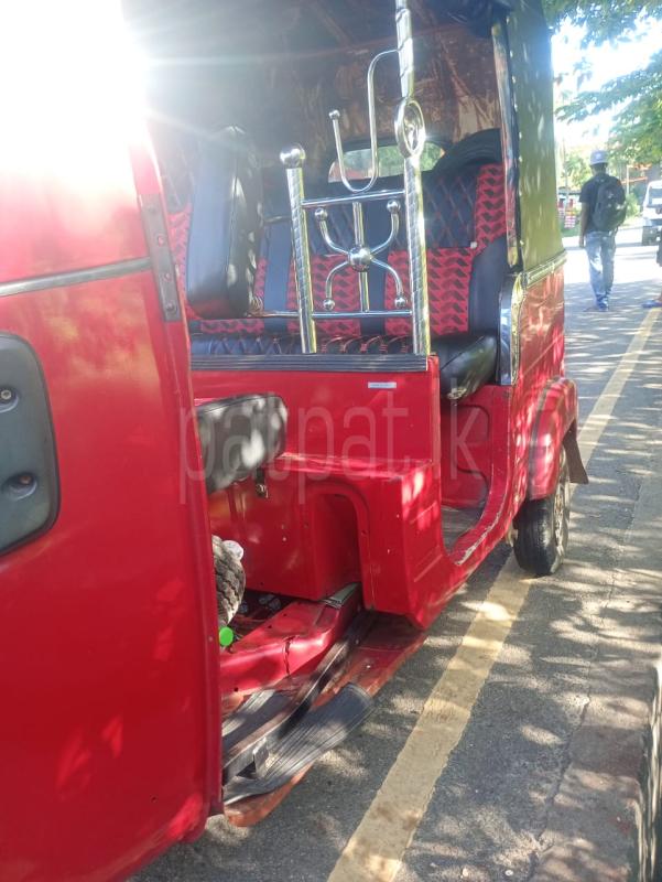 Bajaj 4 stroke 2012 - பயன்படுத்தப்பட்டது முச்சக்கர வண்டி sale in Sri Lanka - patpat.lk