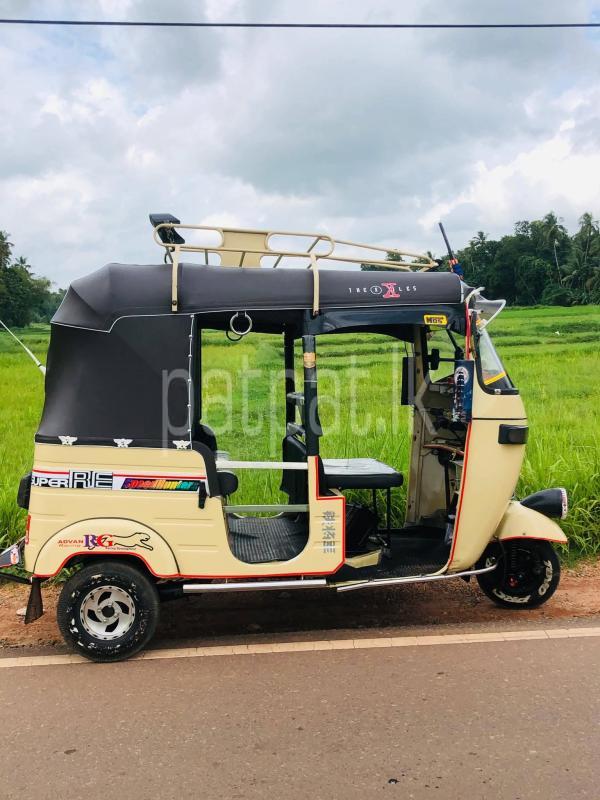 Bajaj 2 stroke 2004 - Used Three wheeler sale in Sri Lanka - patpat.lk
