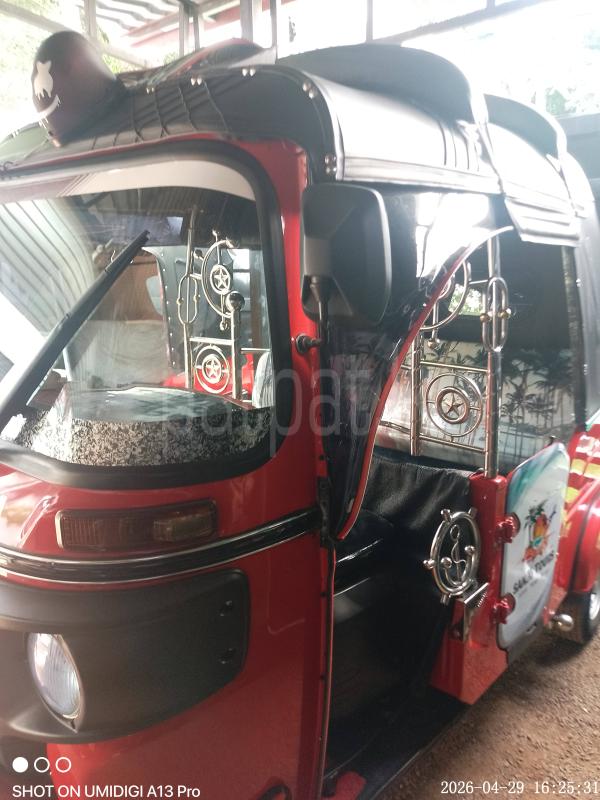Bajaj Three Wheel 2015 - பயன்படுத்தப்பட்டது முச்சக்கர வண்டி sale in Sri Lanka - patpat.lk