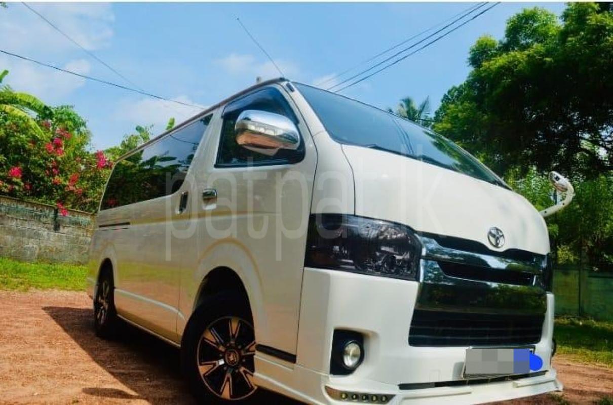 Toyota Hiace 2015 - பயன்படுத்தப்பட்டது வேன் sale in Sri Lanka - patpat.lk