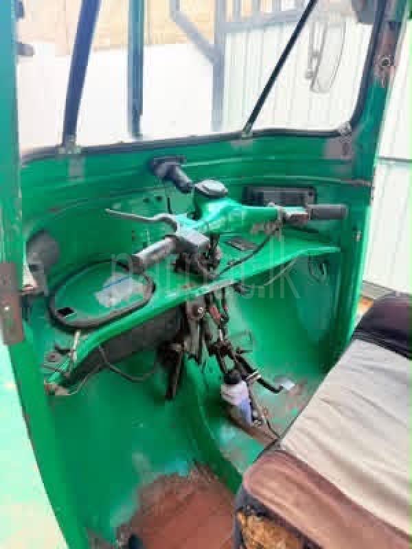 Bajaj 2 stroke 2005 - Used Three wheeler sale in Sri Lanka - patpat.lk