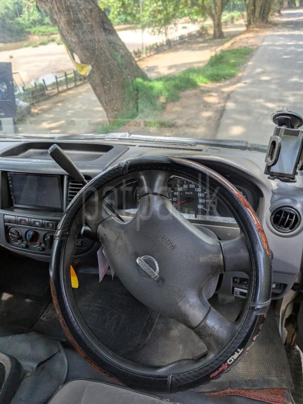 Nissan Caravan 2006 - பயன்படுத்தப்பட்டது வேன் sale in Sri Lanka - patpat.lk