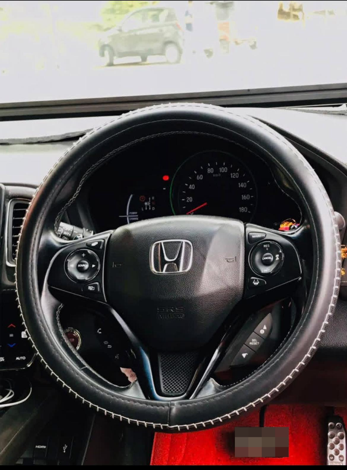 Honda Vezel 2017 - பயன்படுத்தப்பட்டது SUV sale in Sri Lanka - patpat.lk
