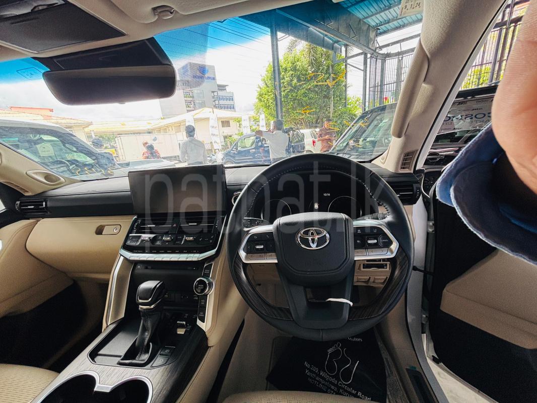 Advertisement image 6