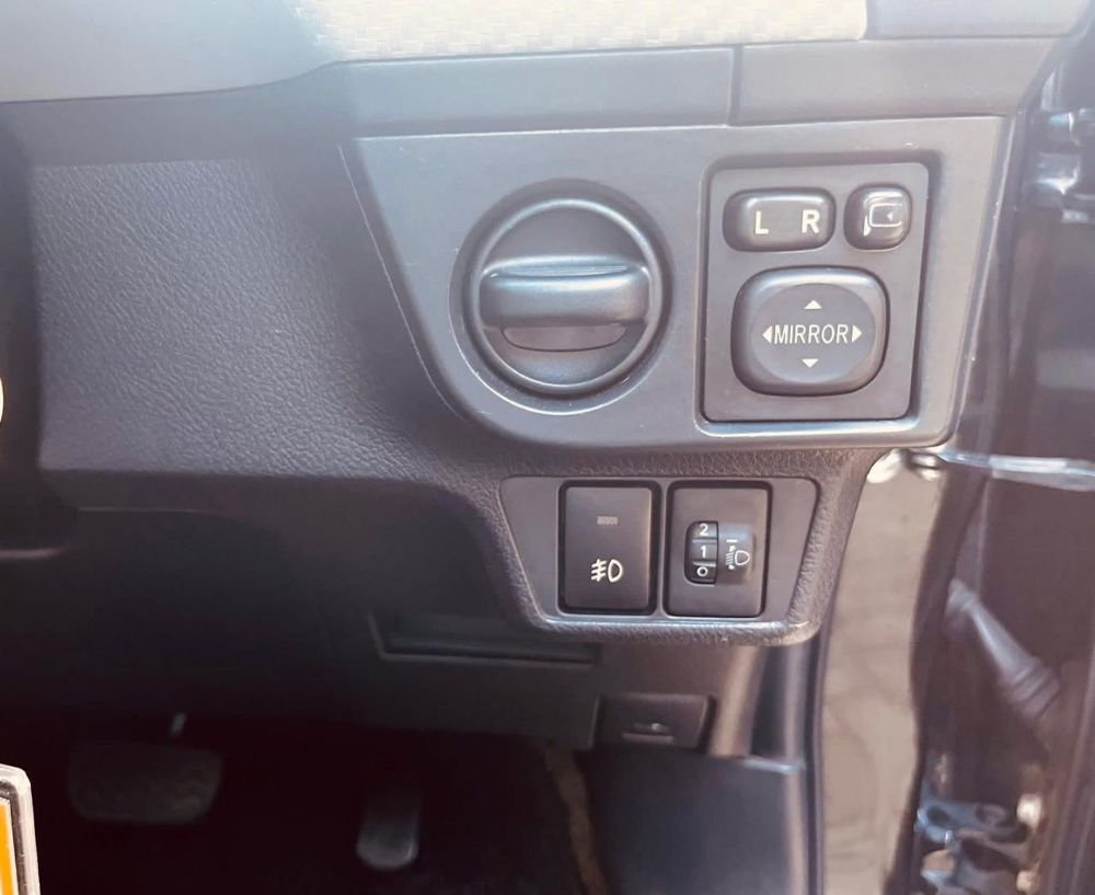 Toyota Axio 2016 - Used Car sale in Sri Lanka - patpat.lk