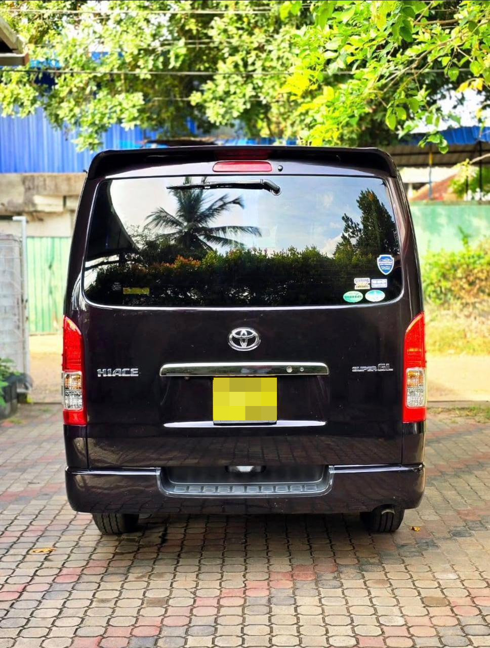 Toyota Super GL 2015 - பயன்படுத்தப்பட்டது வேன் sale in Sri Lanka - patpat.lk