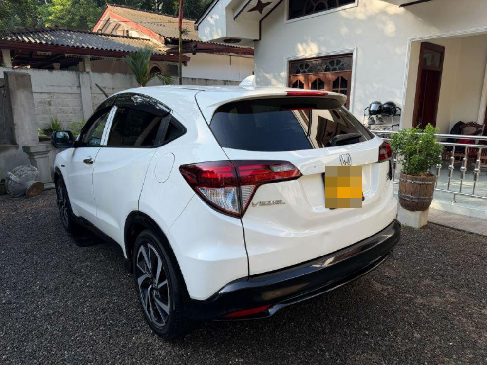 Honda Vezel 2016 - பயன்படுத்தப்பட்டது SUV sale in Sri Lanka - patpat.lk