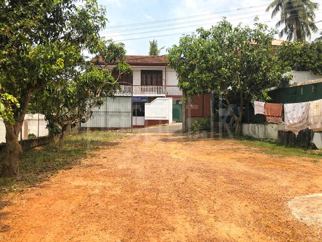 Commercial Land for Sale in Kadawatha ads-image-1