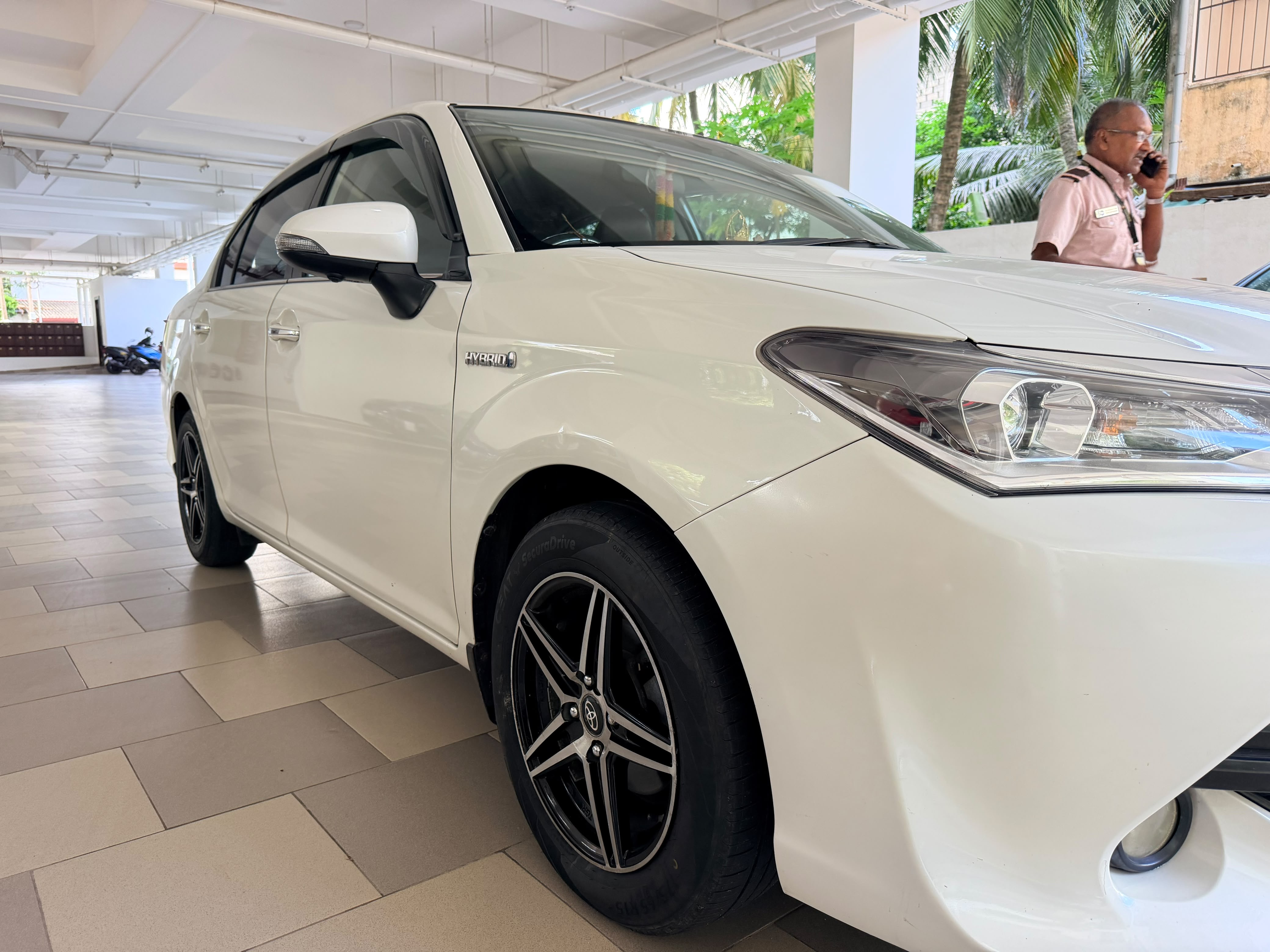 Toyota Axio 2015 - භාවිතා කරන ලද කාර් sale in Sri Lanka - patpat.lk