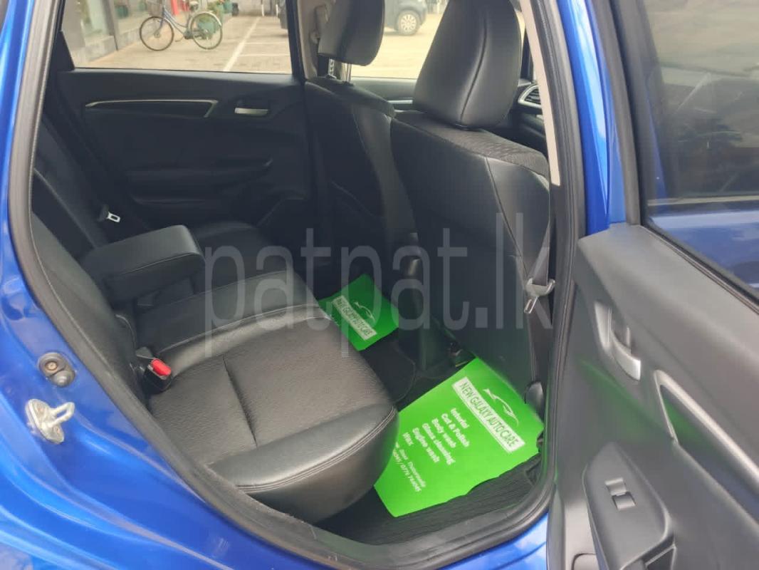Honda Fit 2013 - மறுசீரமைக்கப்பட்டது கார் sale in Sri Lanka - patpat.lk