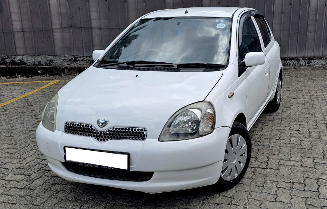 Toyota Vitz 2000 ads-image-1