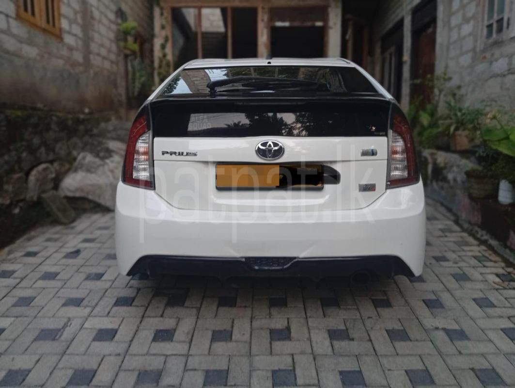 Toyota Prius 2013 - භාවිතා කරන ලද කාර් sale in Sri Lanka - patpat.lk