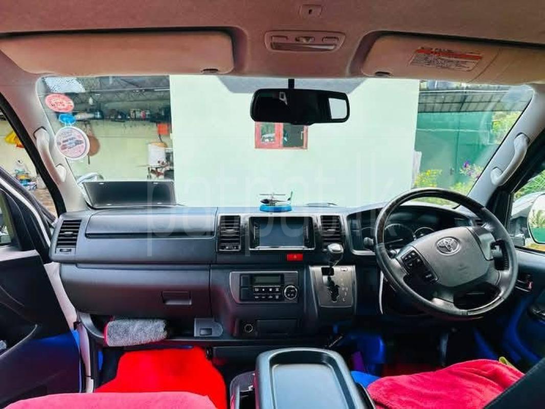 Toyota Hiace 2015 - பயன்படுத்தப்பட்டது வேன் sale in Sri Lanka - patpat.lk