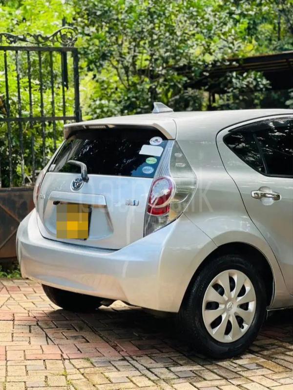 Toyota Aqua 2013 - பயன்படுத்தப்பட்டது கார் sale in Sri Lanka - patpat.lk