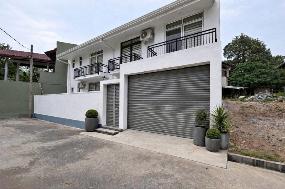 House for Sale in Pelawatta ads-image-1