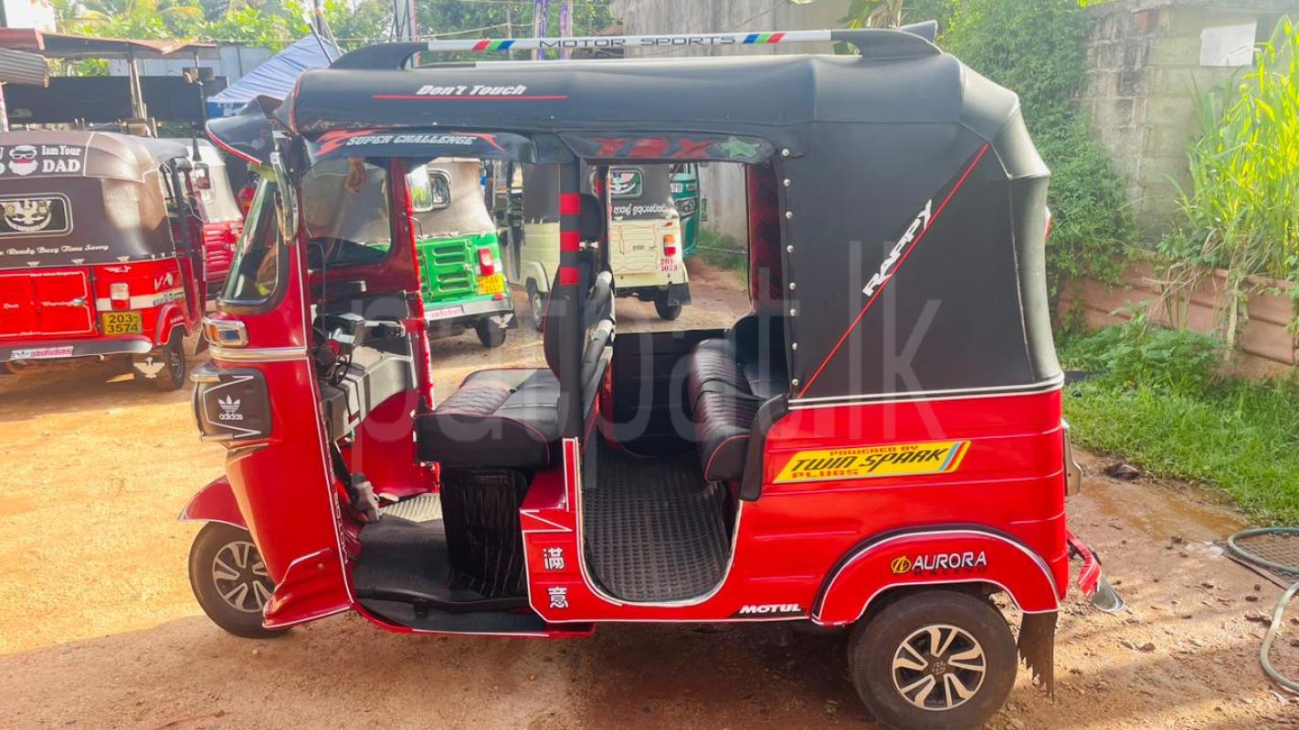 Bajaj 4 stroke 2015 - பயன்படுத்தப்பட்டது முச்சக்கர வண்டி sale in Sri Lanka - patpat.lk