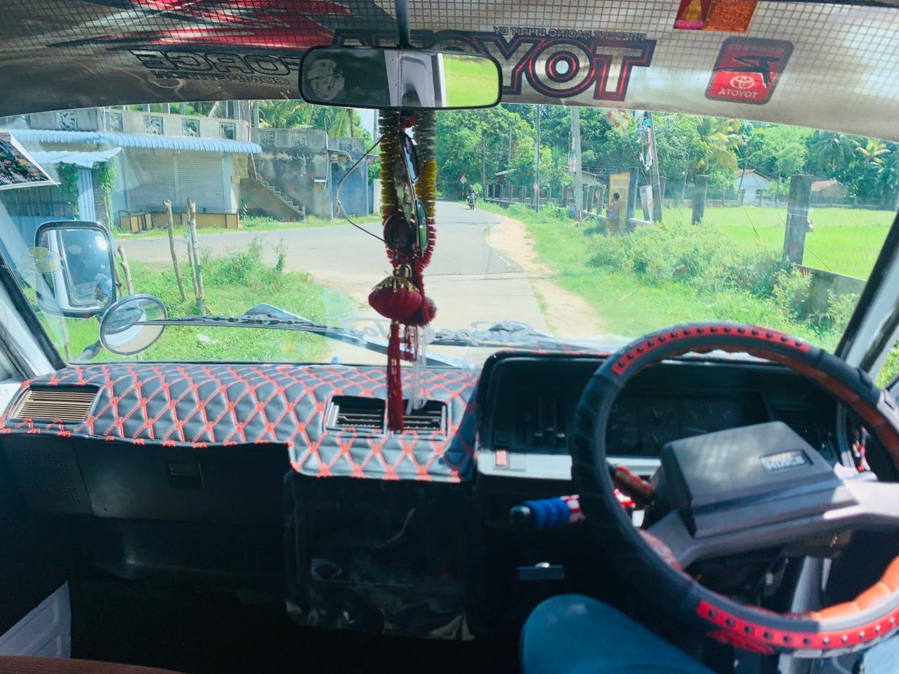 Toyota Hiace 1988 - Used Van sale in Sri Lanka - patpat.lk