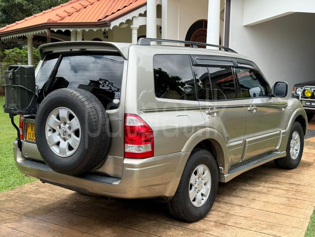 Mitsubishi Montero 2006 - பயன்படுத்தப்பட்டது SUV sale in Sri Lanka - patpat.lk