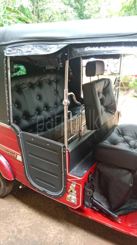 Bajaj 4 stroke 2011 - பயன்படுத்தப்பட்டது முச்சக்கர வண்டி sale in Sri Lanka - patpat.lk