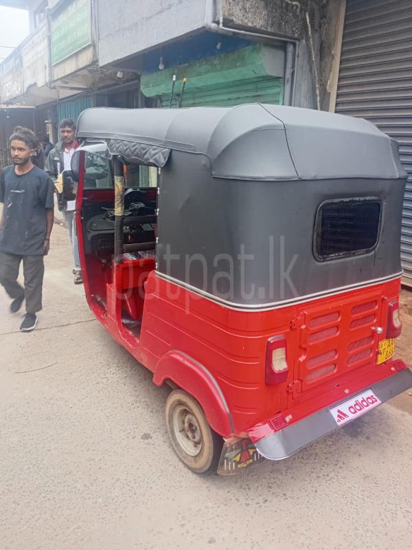 Bajaj Three Wheel 2015 - பயன்படுத்தப்பட்டது முச்சக்கர வண்டி sale in Sri Lanka - patpat.lk