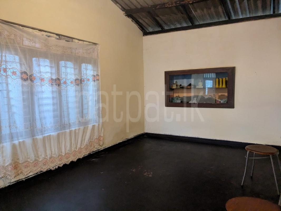 House for Rent in Makola