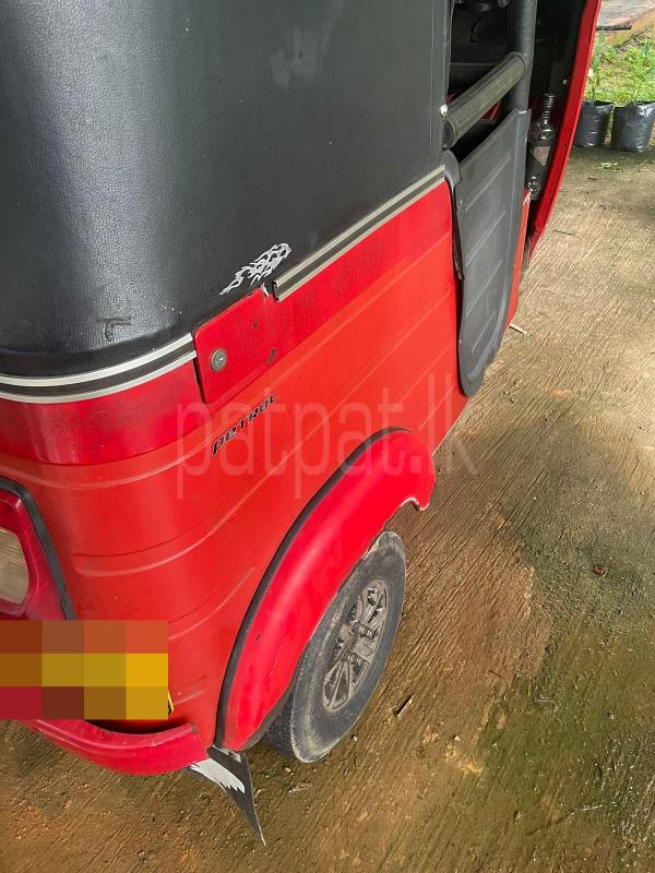 Bajaj Three Wheel 2018 - பயன்படுத்தப்பட்டது முச்சக்கர வண்டி sale in Sri Lanka - patpat.lk