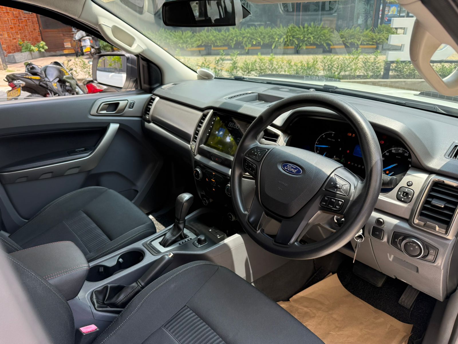 Ford Raptor 2018 - பயன்படுத்தப்பட்டது சரக்கு போக்குவரத்து sale in Sri Lanka - patpat.lk