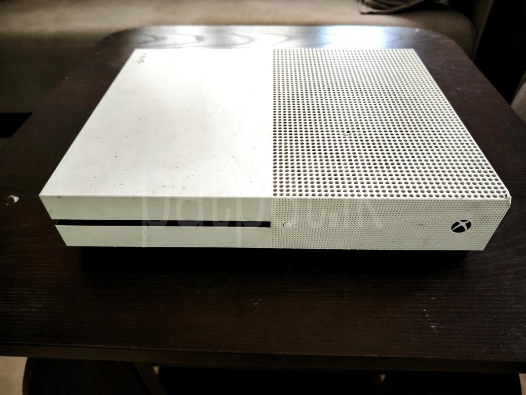 X box one s 1tb with games