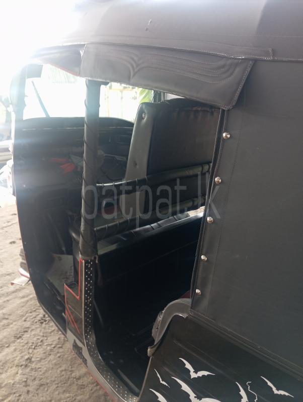 Bajaj 4 stroke 2015 - பயன்படுத்தப்பட்டது முச்சக்கர வண்டி sale in Sri Lanka - patpat.lk