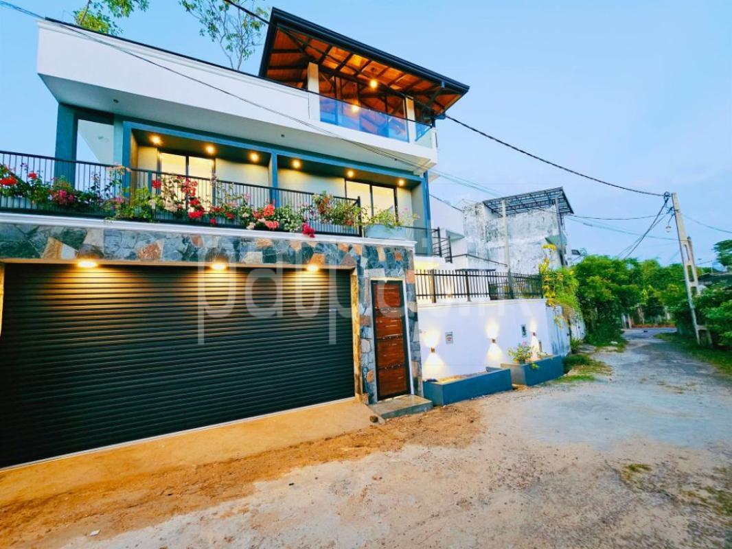 House for Sale in Athurugiriya ads-image-1