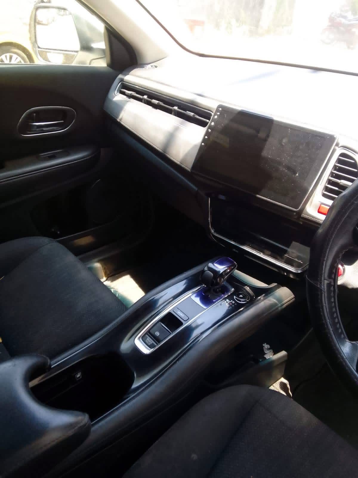 Honda Vezel 2014 - பயன்படுத்தப்பட்டது SUV sale in Sri Lanka - patpat.lk