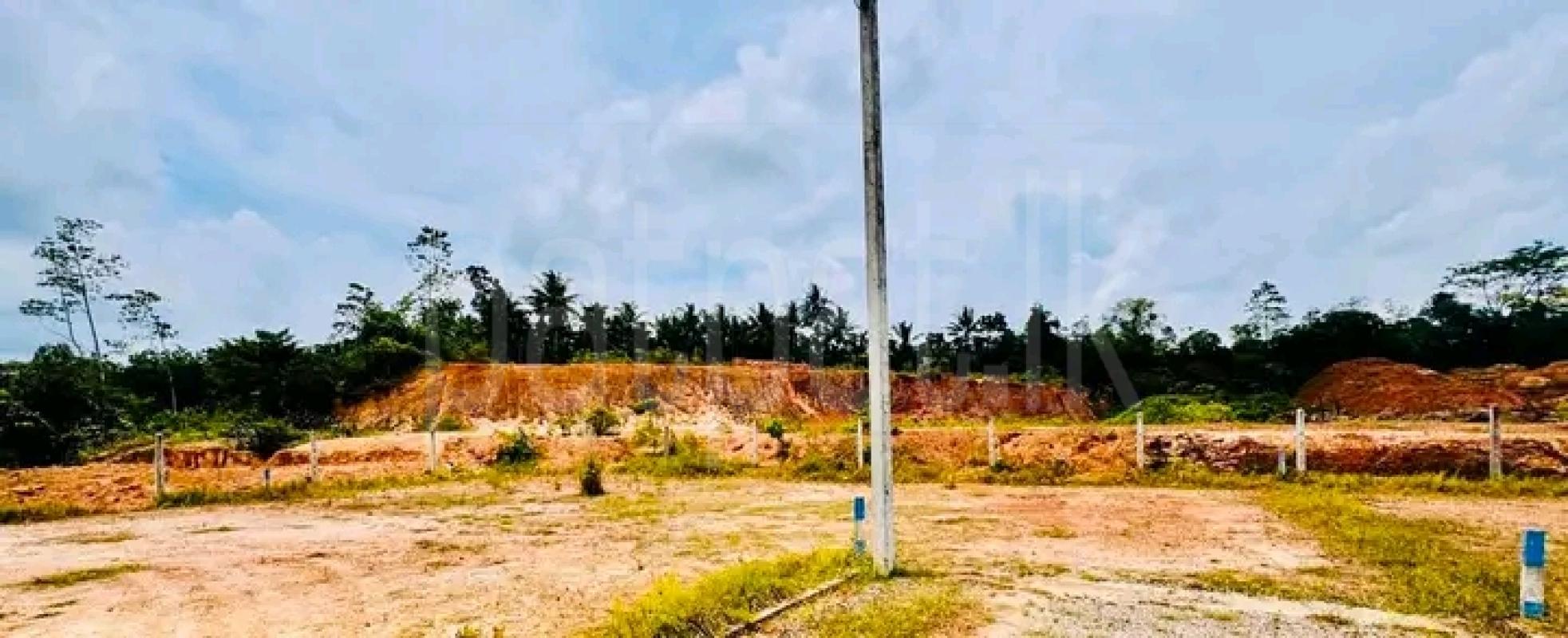 Commercial Land for Sale in Minuwangoda