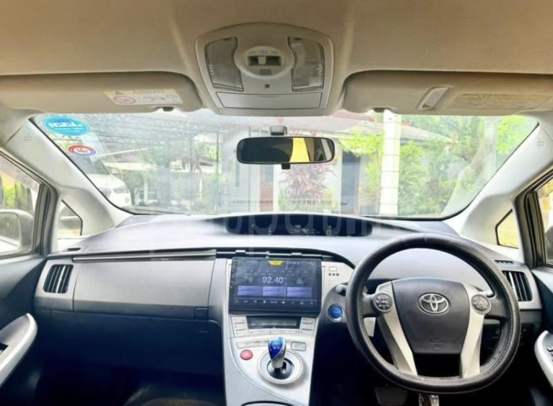 Toyota Prius 2013 - பயன்படுத்தப்பட்டது கார் sale in Sri Lanka - patpat.lk