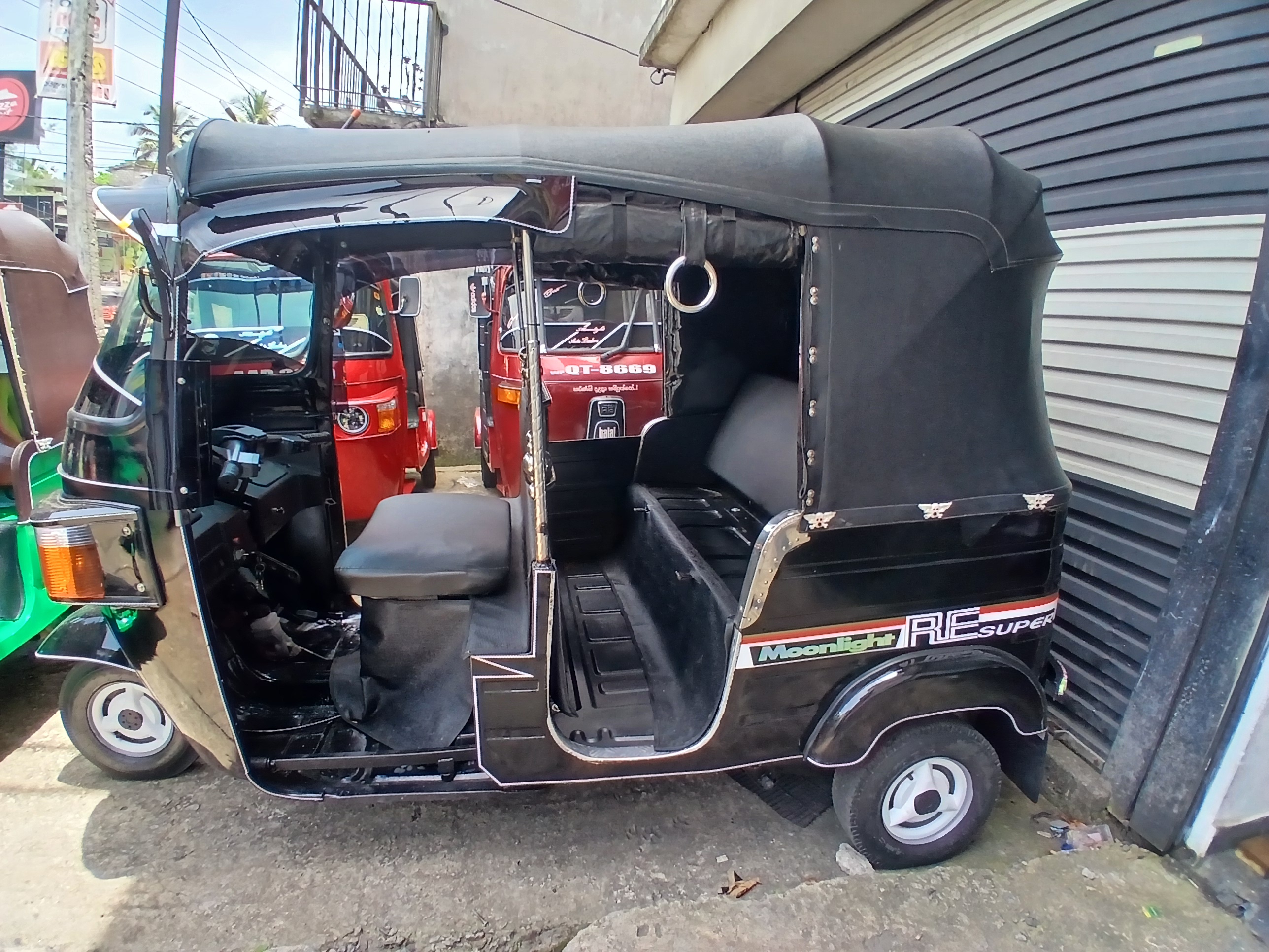 Bajaj Three Wheel 2011 - Used Three wheeler sale in Sri Lanka - patpat.lk