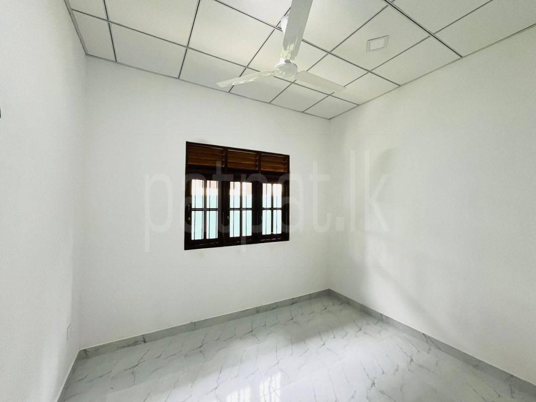 House for Sale in Weliveriya ads-image-1