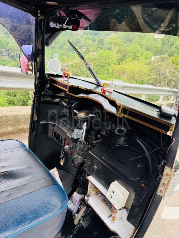 Bajaj Three Wheel 2012 - பயன்படுத்தப்பட்டது முச்சக்கர வண்டி sale in Sri Lanka - patpat.lk
