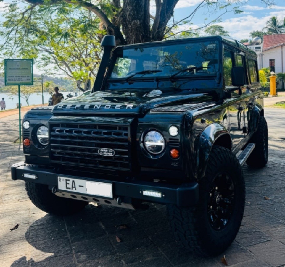 Land Rover Defender 1994 - பயன்படுத்தப்பட்டது SUV sale in Sri Lanka - patpat.lk