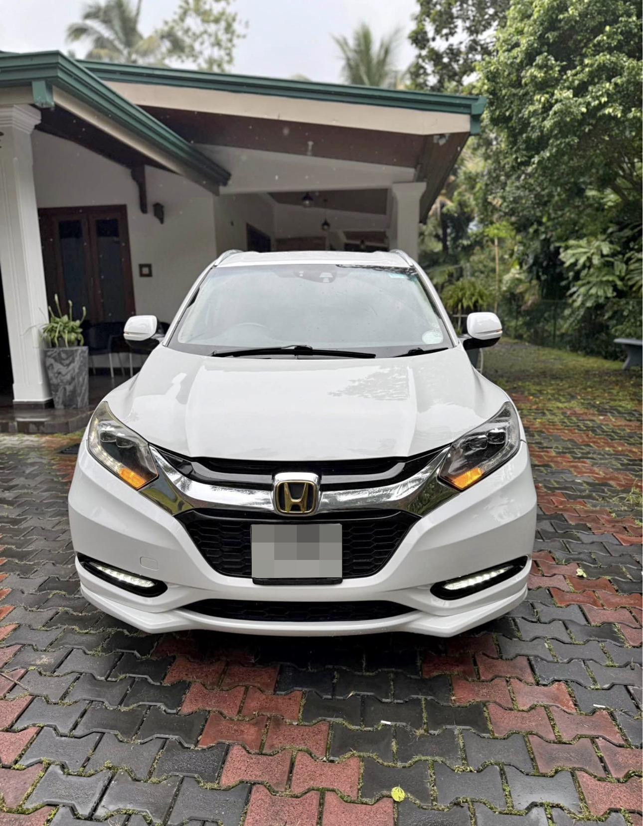 Honda Vezel 2014 - Used SUV sale in Sri Lanka - patpat.lk