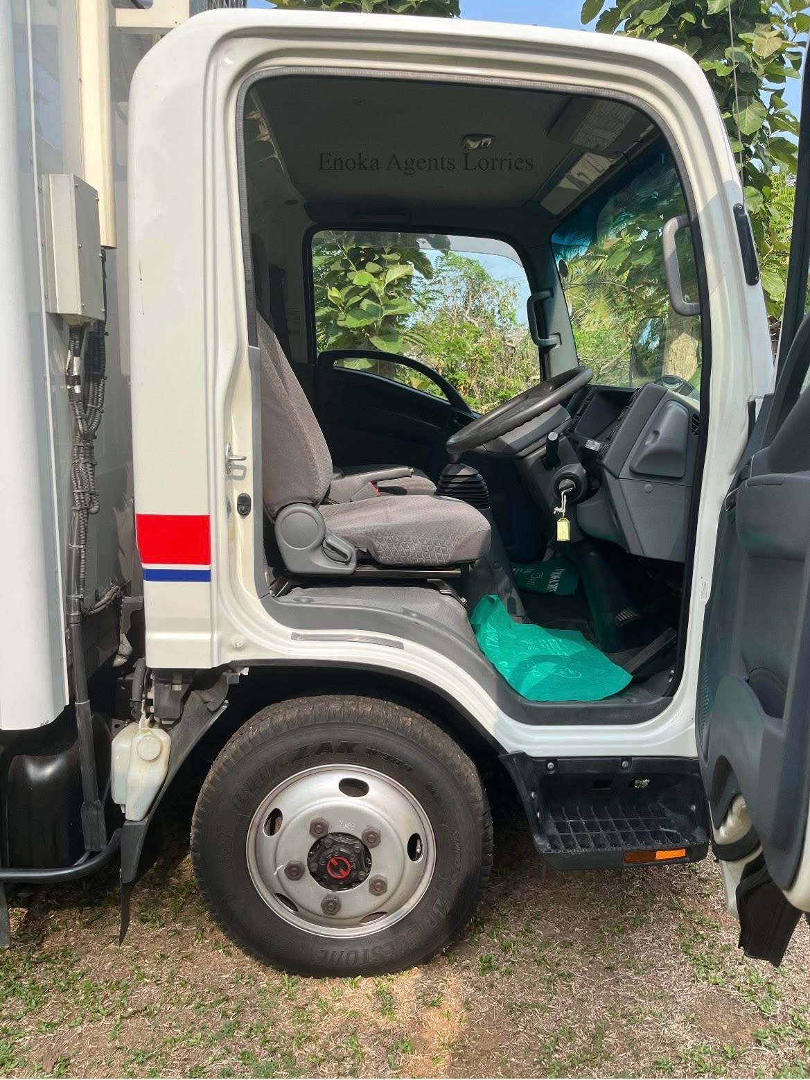 Isuzu ELF 2018 - අලුත් ට්‍රක් රථය sale in Sri Lanka - patpat.lk