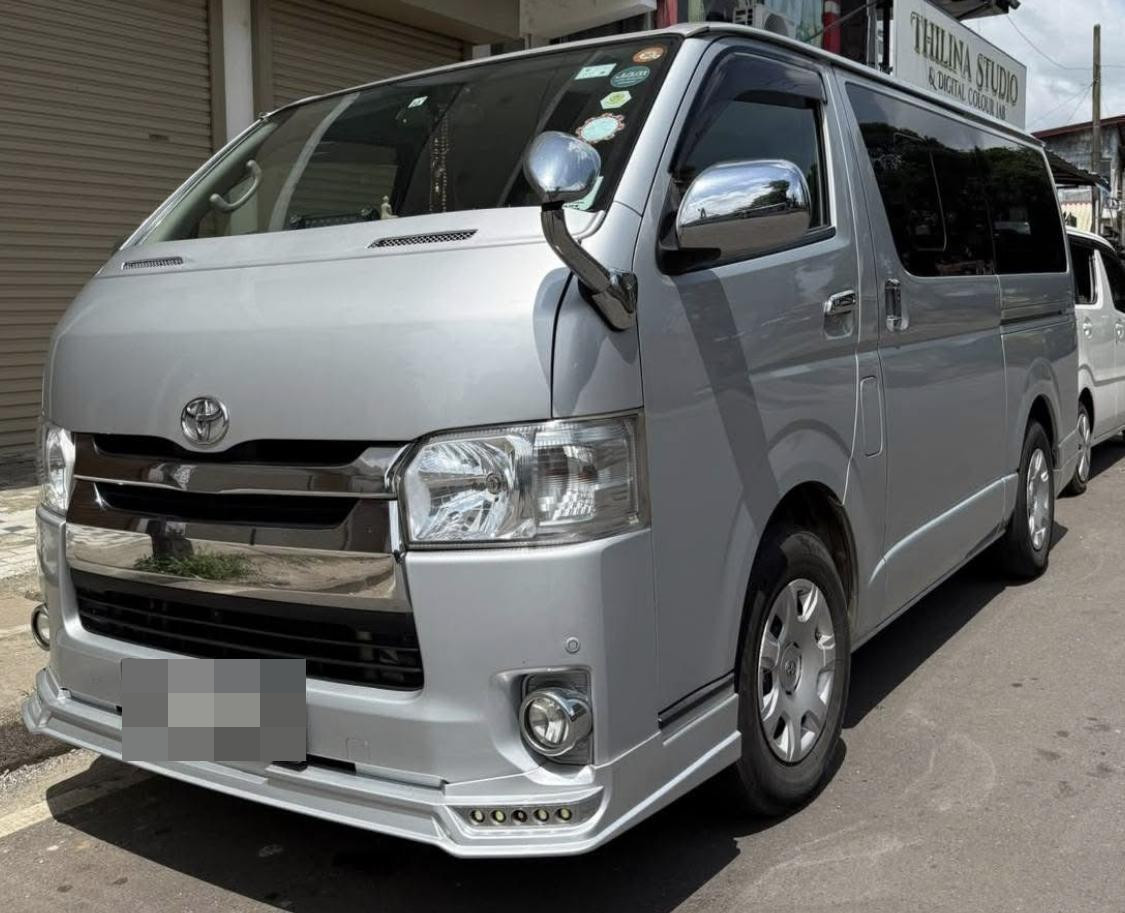 Toyota Grand Hiace 2014 ads-image-1
