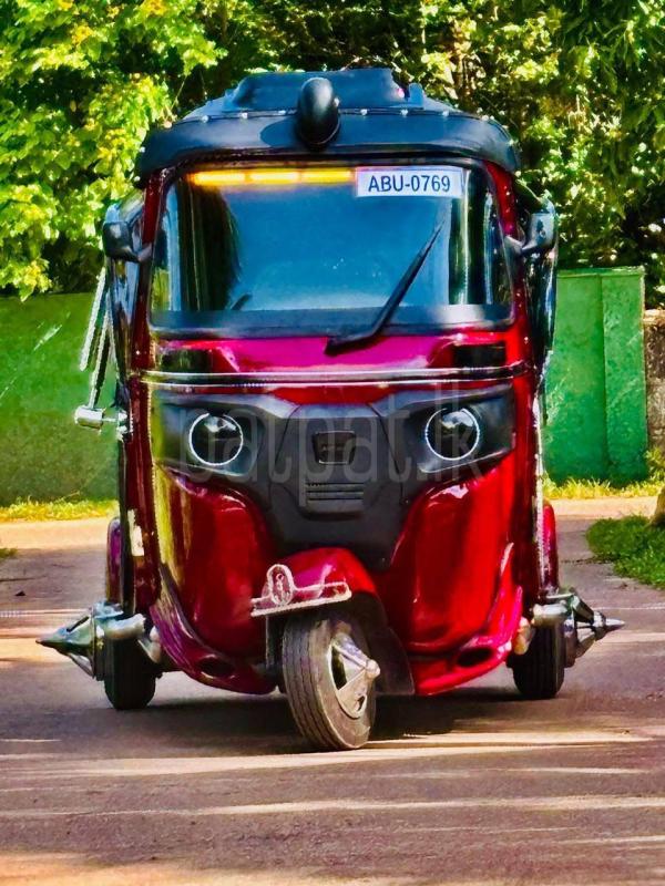 Bajaj 4 stroke 2019 - பயன்படுத்தப்பட்டது முச்சக்கர வண்டி sale in Sri Lanka - patpat.lk