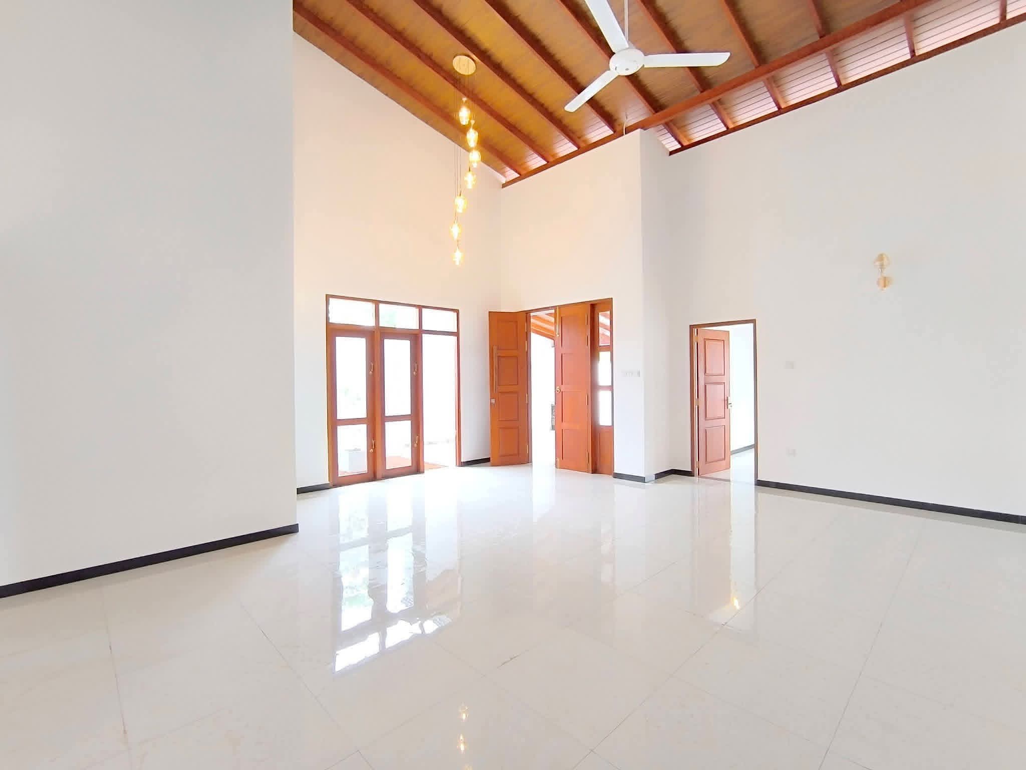 House for Sale in Athurugiriya